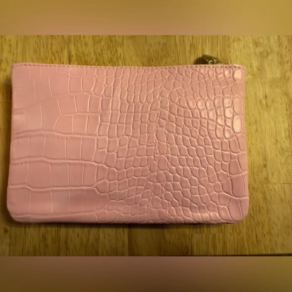 💙4/$20 Ipsy Pink Crocodile Texture Cosmetics Bag